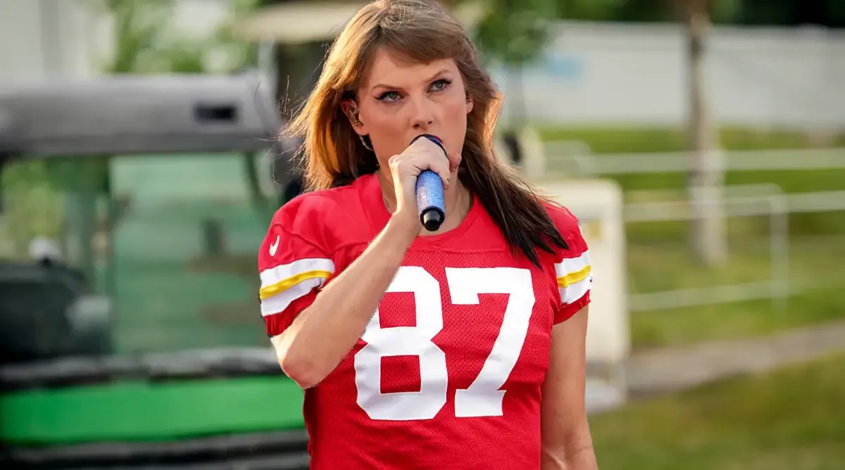 Taylor Swift Releases New Album ‘Travis’ After Dating Chiefs Star for Two Weeks